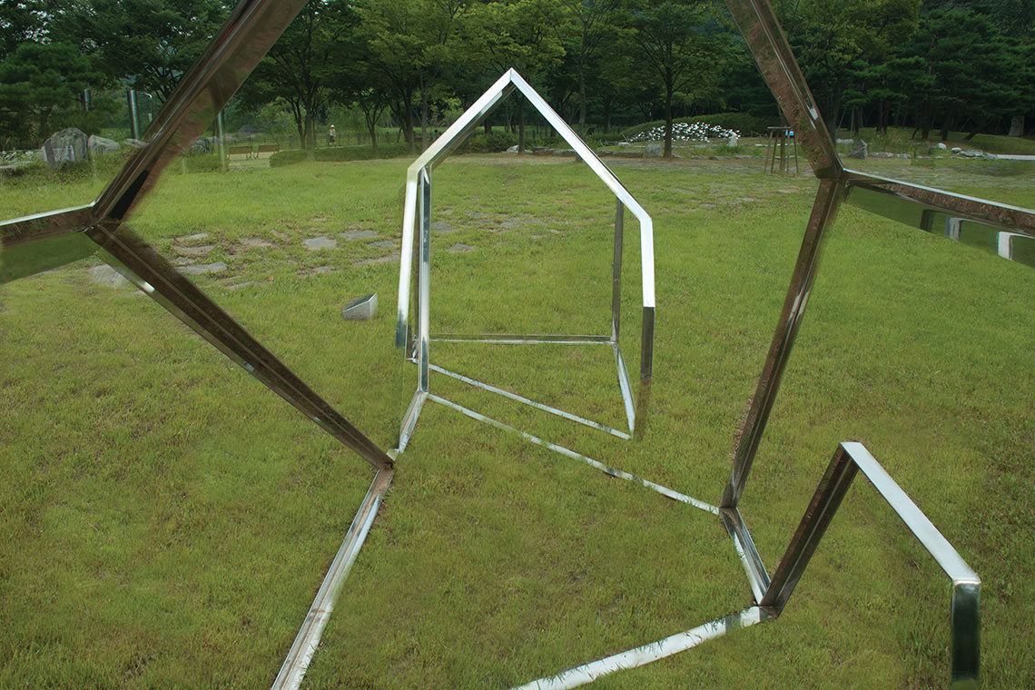 Home sculptural monument Interior space