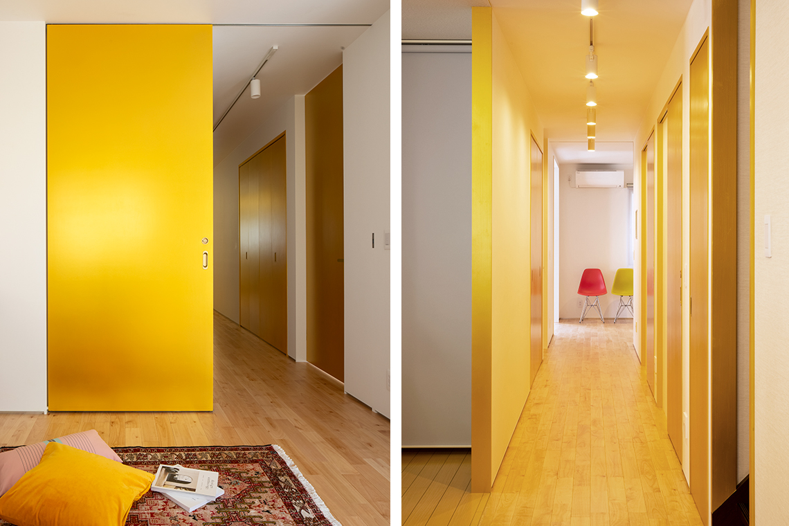 Interior setting in the spa room with the hallway seen in the background in Kobe city renovation project by 24d-studio. 