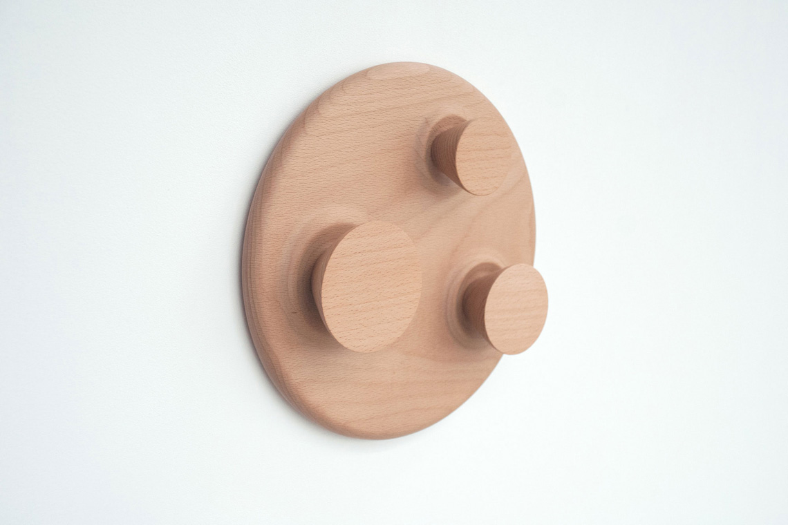 Orbit large beech wood hook detailed view