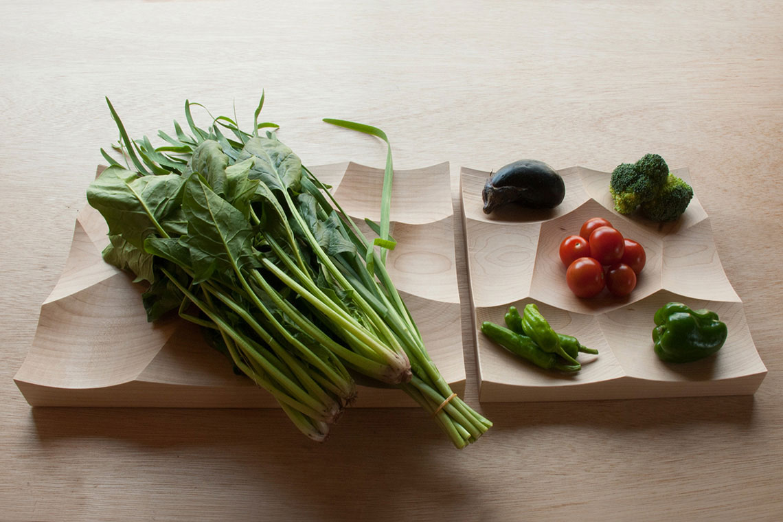 Storm Tray comes in two sizes large and small and could be tiled infinetly to create a wavy landscape